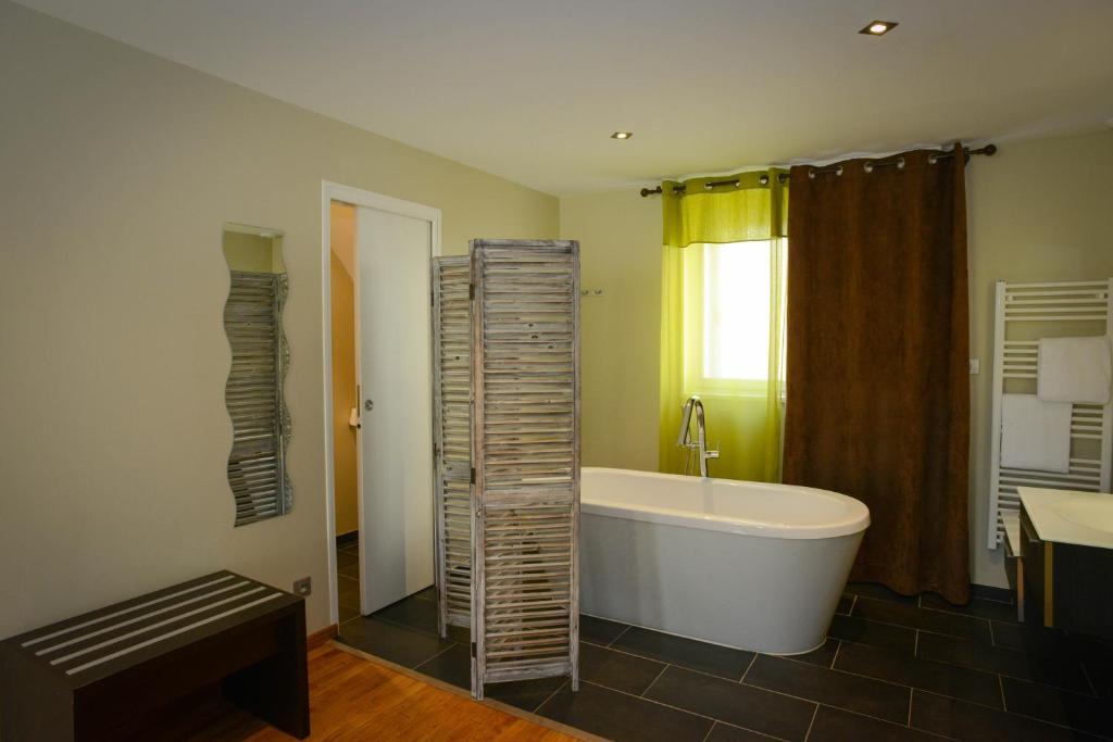 Logis Hotel Restaurant L'Auberge Normande Carentan Ngoại thất bức ảnh