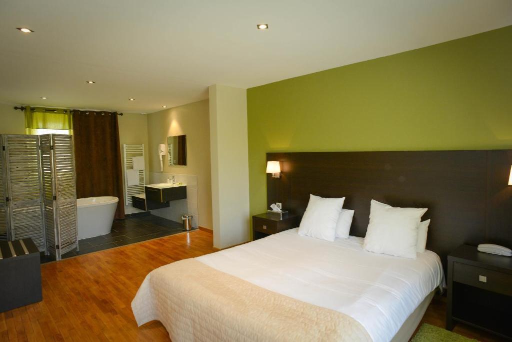 Logis Hotel Restaurant L'Auberge Normande Carentan Ngoại thất bức ảnh