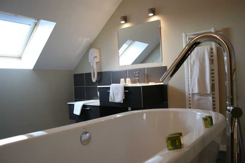 Logis Hotel Restaurant L'Auberge Normande Carentan Ngoại thất bức ảnh